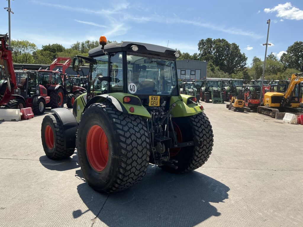 Claas 320 Axos Tractor (ST27313)