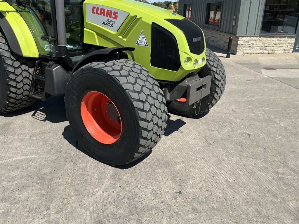 Claas 320 Axos Tractor (ST27313)