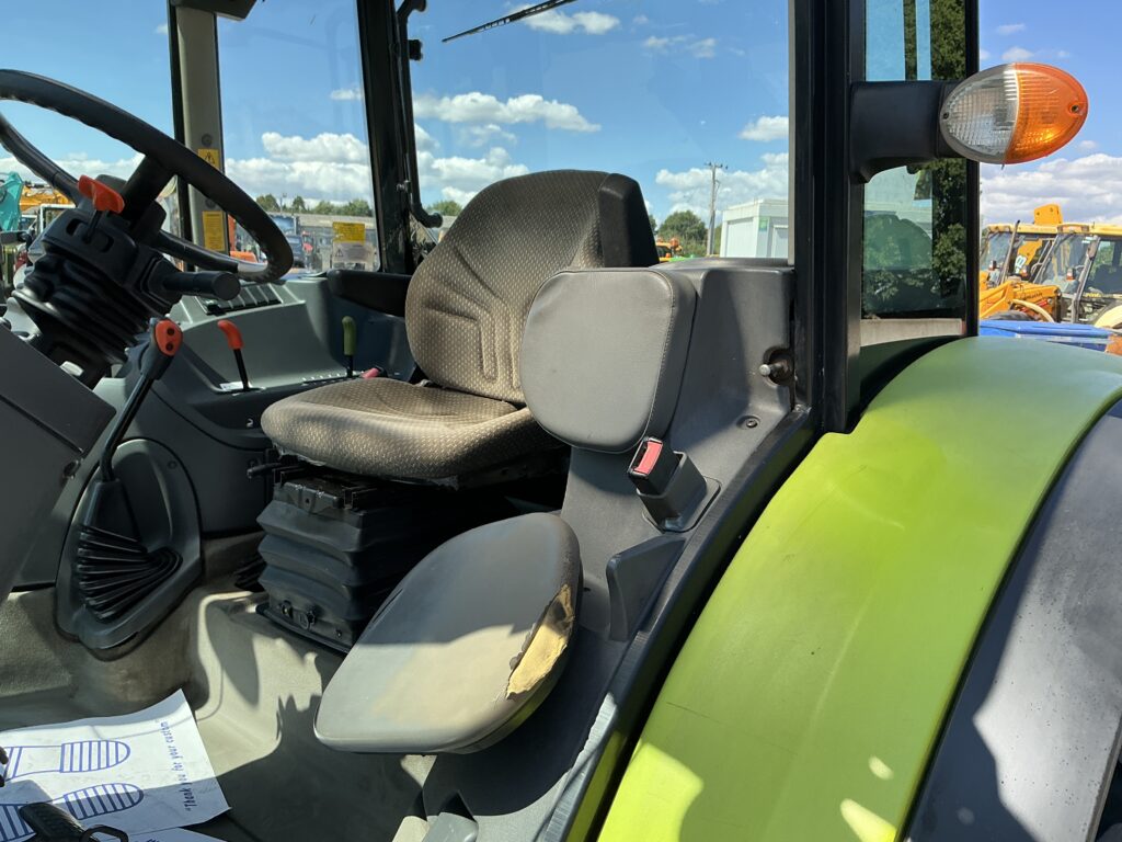 Claas 320 Axos Tractor (ST27313)
