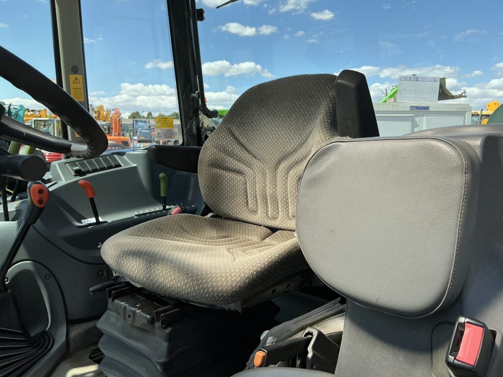 Claas 320 Axos Tractor (ST27313)