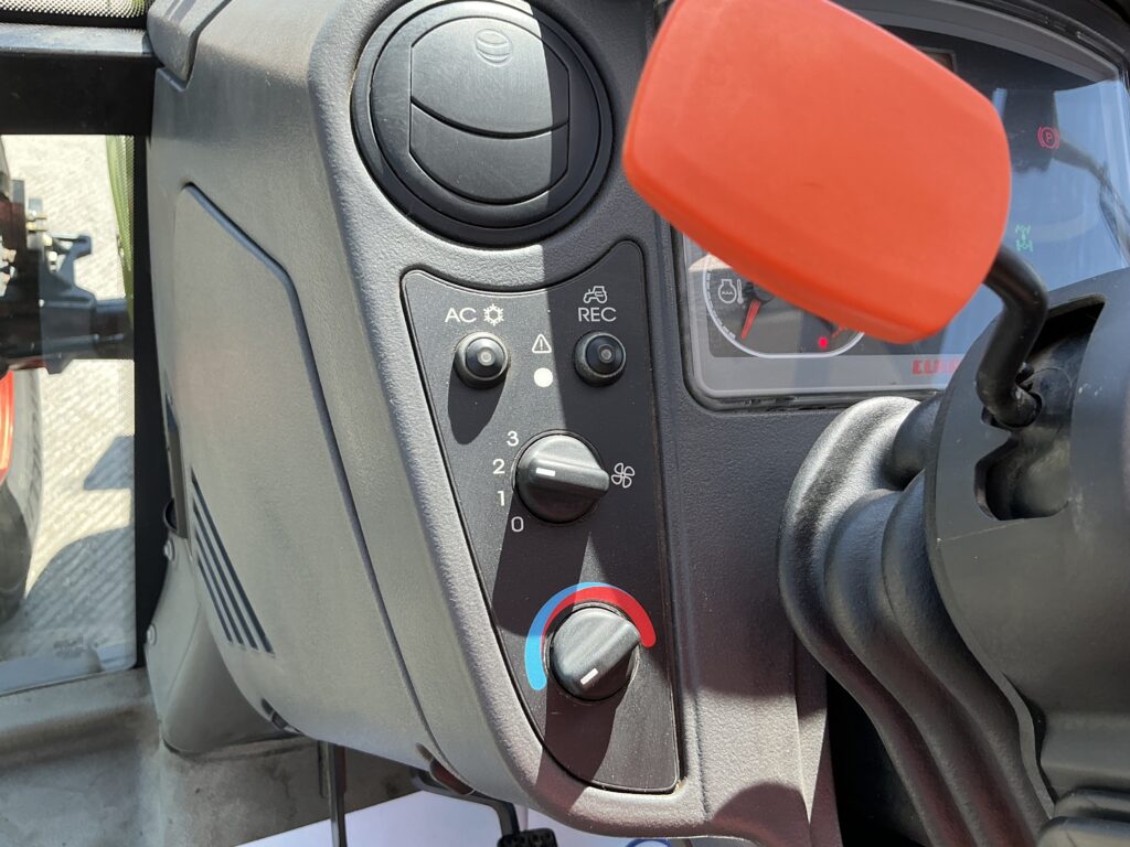 Claas 320 Axos Tractor (ST27313)