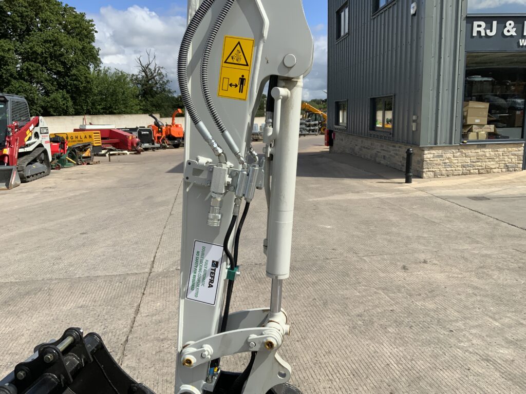 New Unused Takeuchi TB230