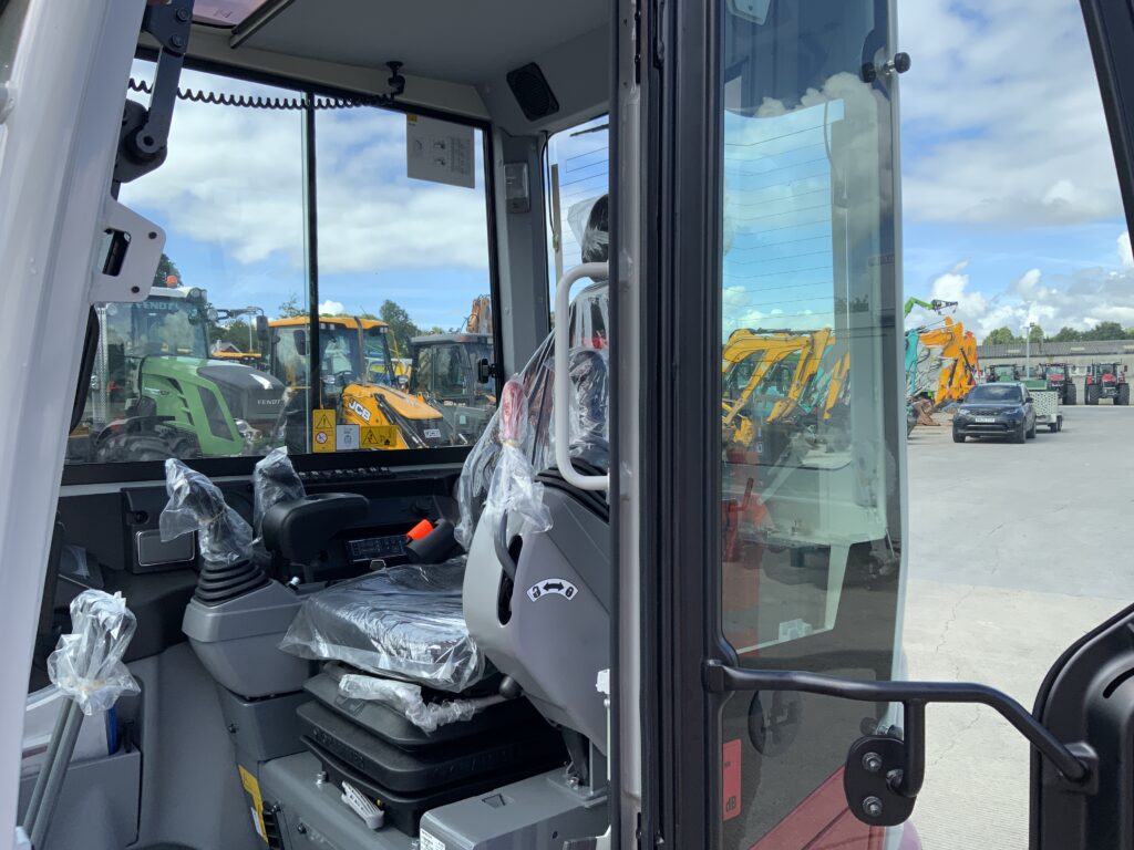 New Unused Takeuchi TB230