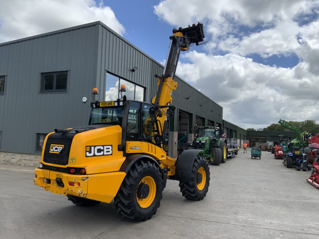 JCB TM420 Pivot Steer Telehandler (ST26845)