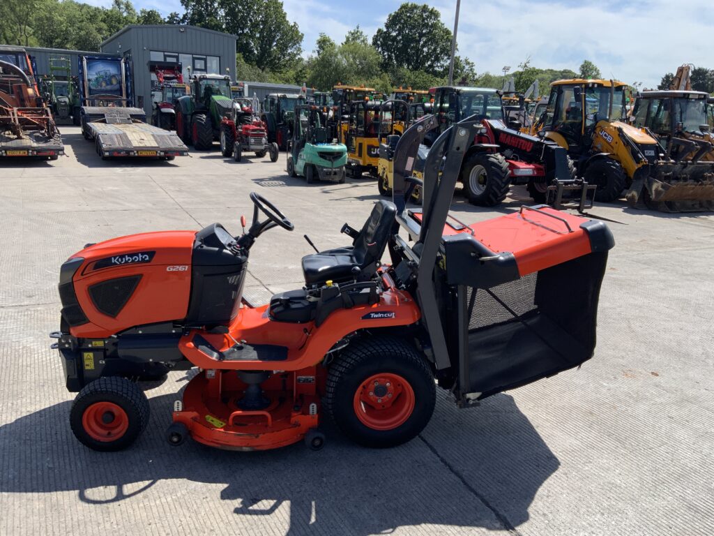 Kubota G261 Mower (ST26762)