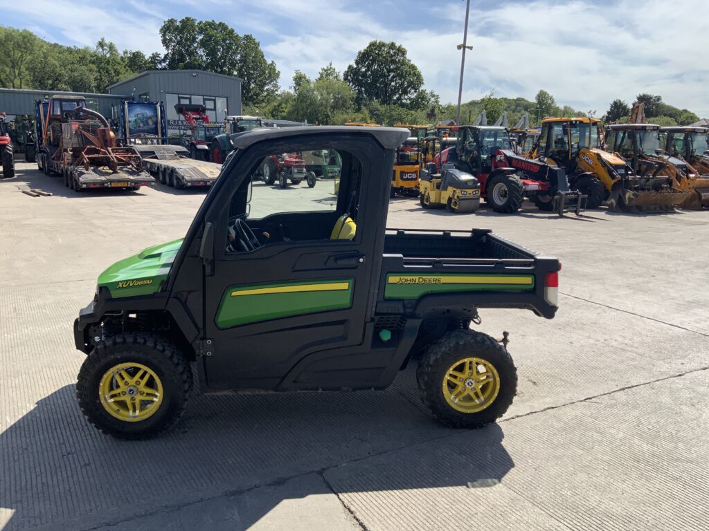 John Deere XUV 865M Gator ATV (ST27069)