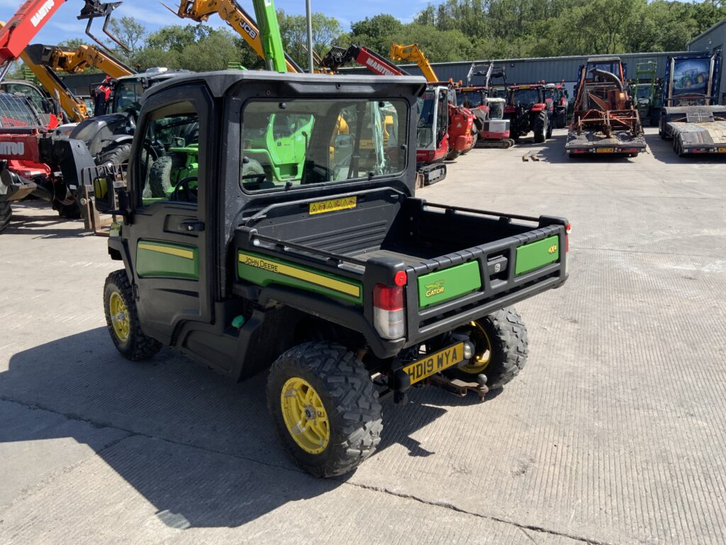 John Deere XUV 865M Gator ATV (ST27069)