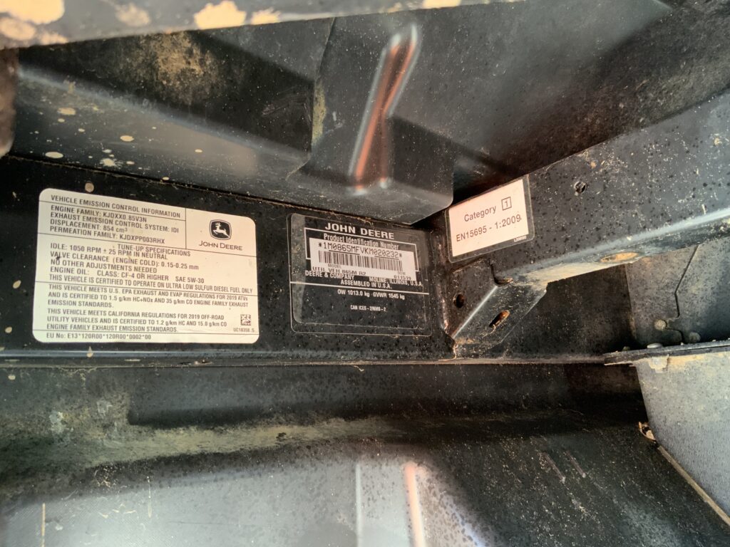 John Deere XUV 865M Gator ATV (ST27069)