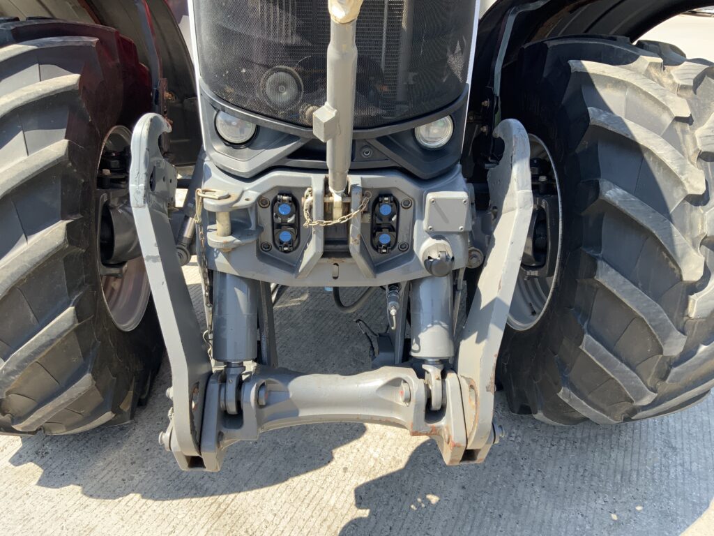 Massey Ferguson 8S.205 DynaVT Tractor (ST27135)