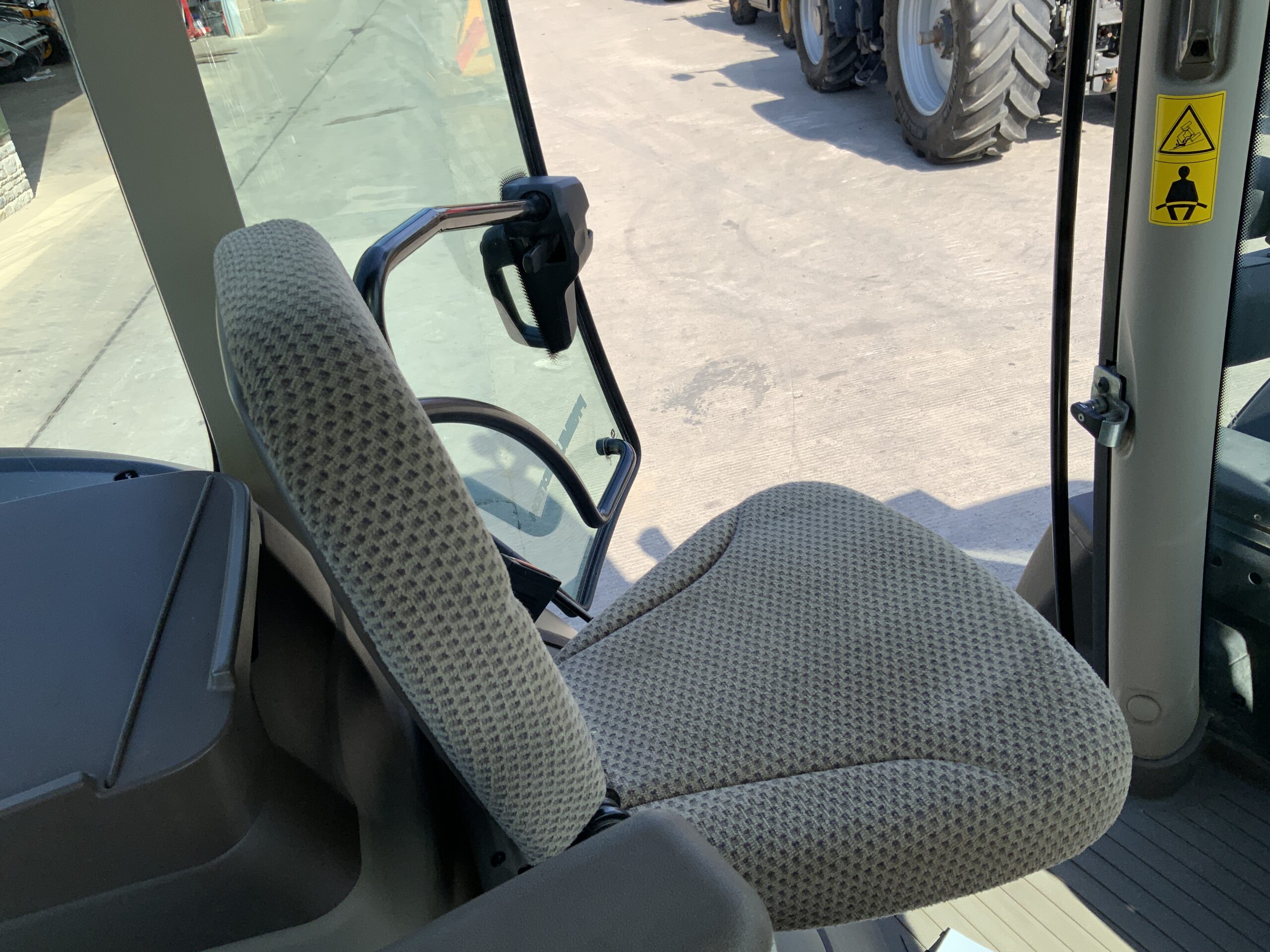 John Deere 6215R Premium Edition Tractor (ST26329)