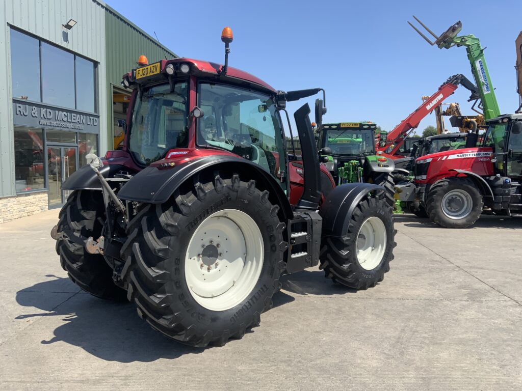 Valtra N154 Active Tractor (ST27062)