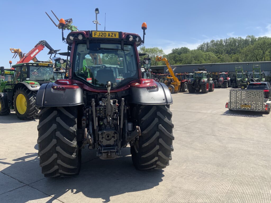 Valtra N154 Active Tractor (ST27062)