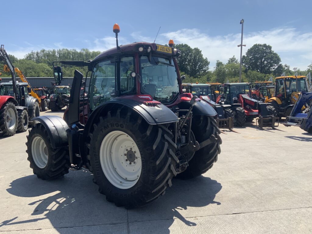Valtra N154 Active Tractor (ST27062)