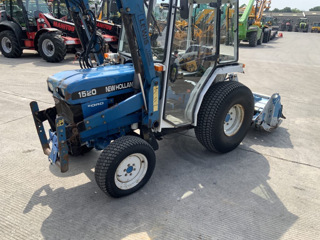 New Holland Ford 1520 Compact Tractor (ST26946)