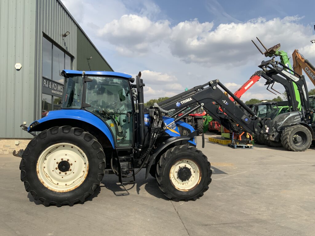New Holland T5.105 Tractor (ST26857)