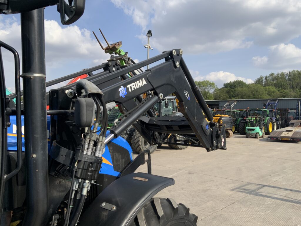 New Holland T5.105 Tractor (ST26857)