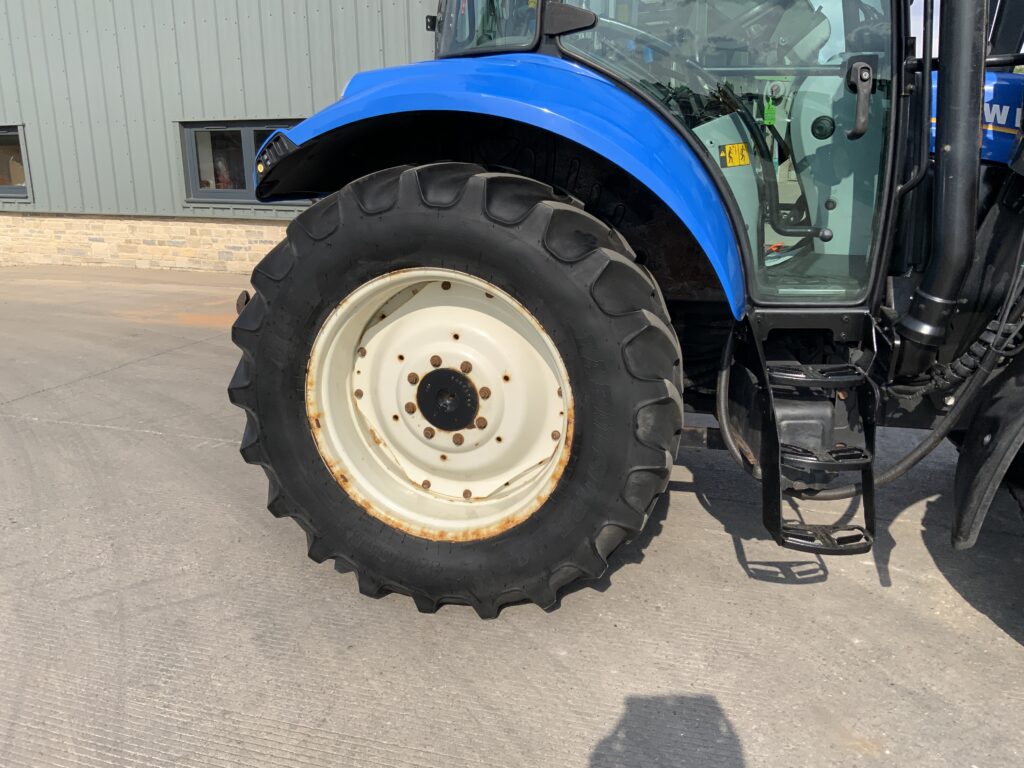 New Holland T5.105 Tractor (ST26857)