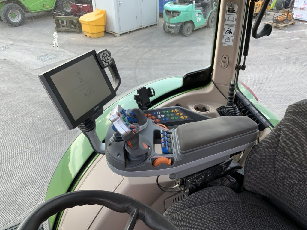 Fendt 720 Profi Plus Tractor (ST26908)