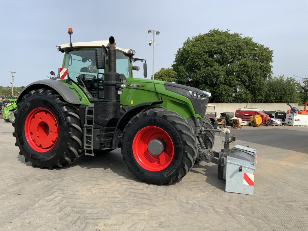 Fendt 1050 Profi plus Tractor (ST27261)