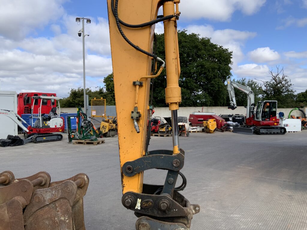 Hyundai ROBEX 80CR-9 Digger (ST26981)
