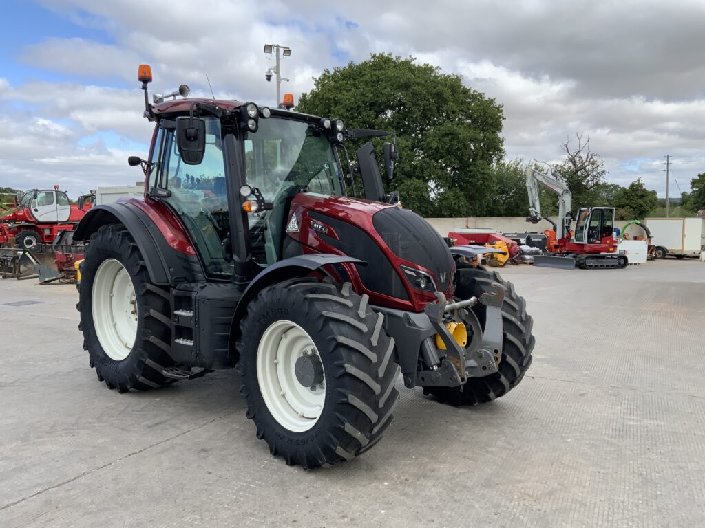 Valtra N134 Active Unlimited Tractor (ST27222)