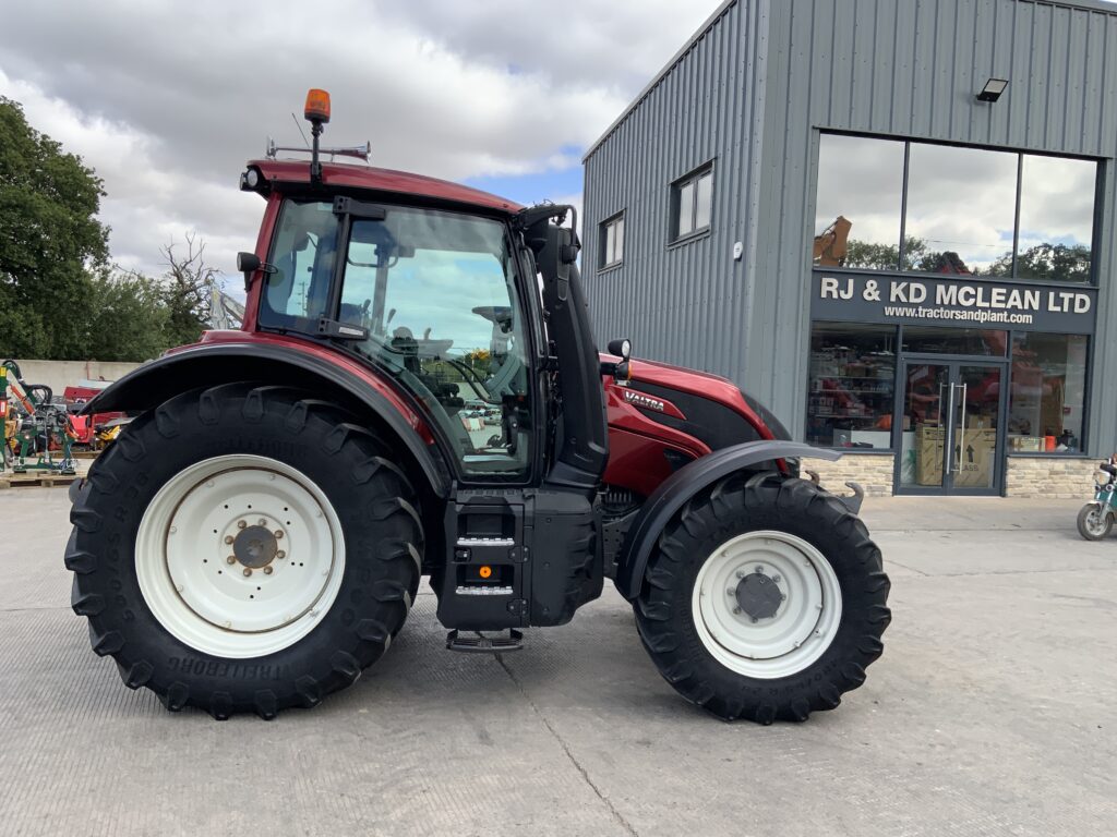 Valtra N134 Active Unlimited Tractor (ST27222)