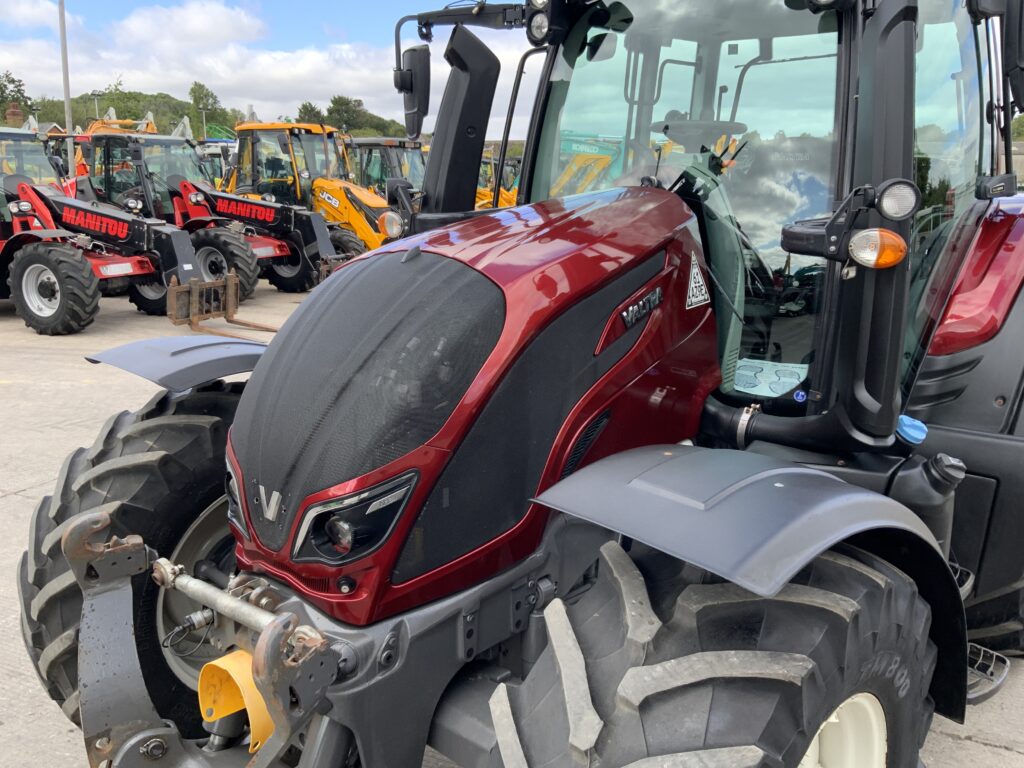 Valtra N134 Active Unlimited Tractor (ST27222)