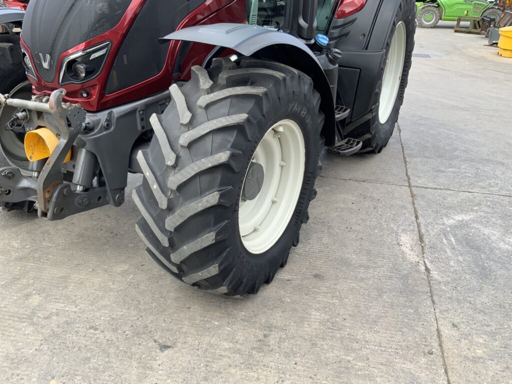 Valtra N134 Active Unlimited Tractor (ST27222)