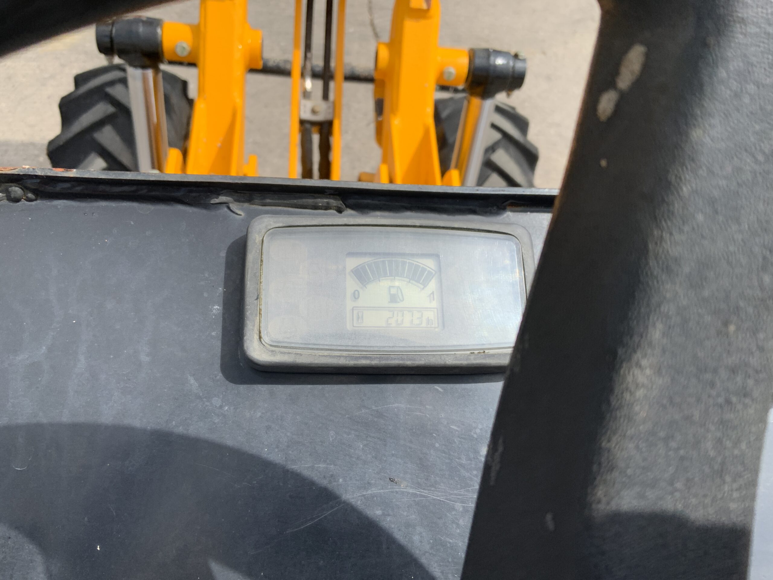 JCB 1 Tonne-2 Hi Tip Dumper (ST27095)