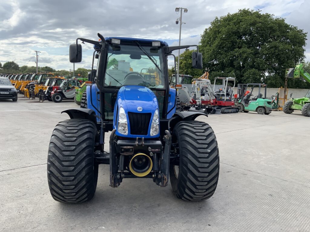 New Holland TL90A Tractor (ST25504)