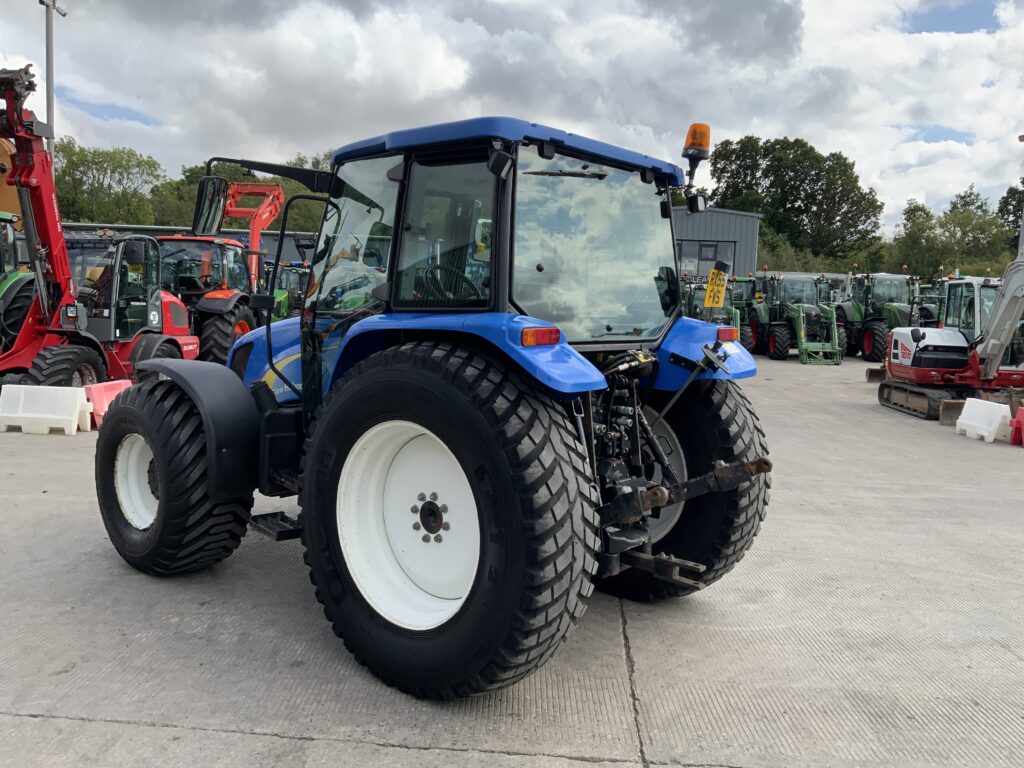 New Holland TL90A Tractor (ST25504)