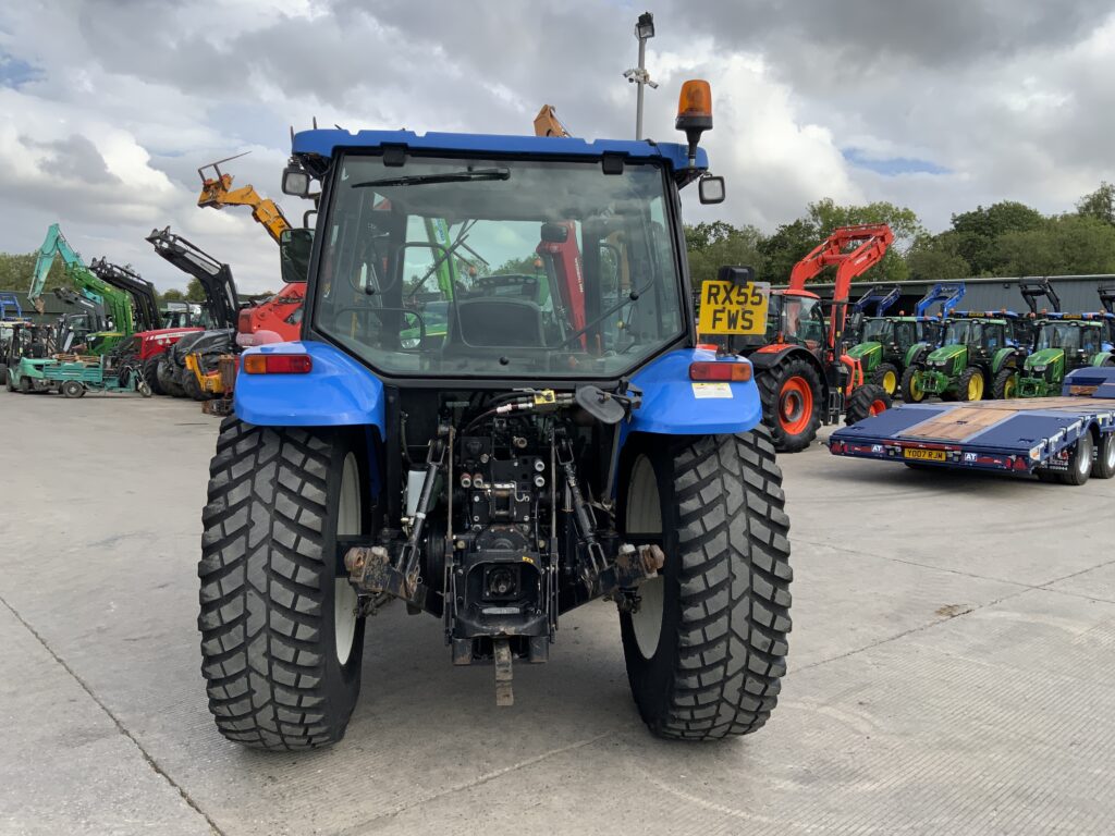 New Holland TL90A Tractor (ST25504)