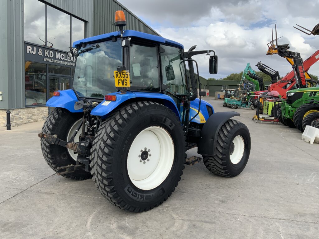 New Holland TL90A Tractor (ST25504)