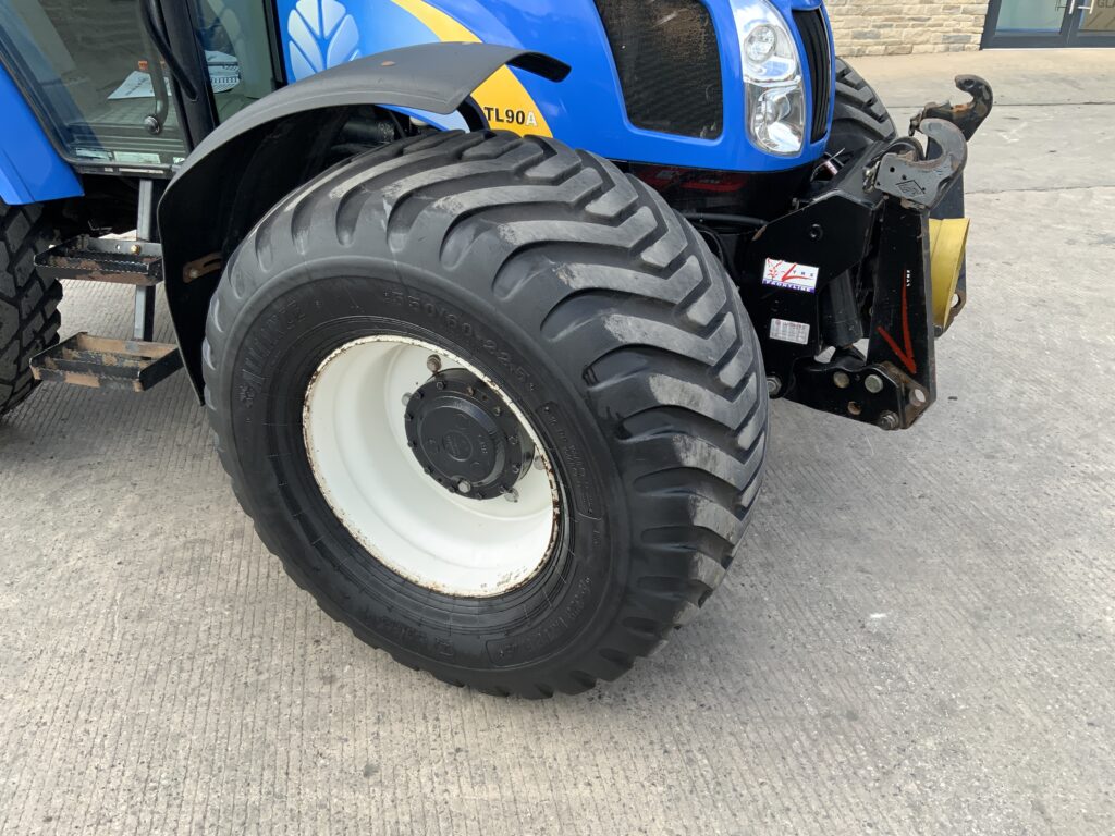 New Holland TL90A Tractor (ST25504)