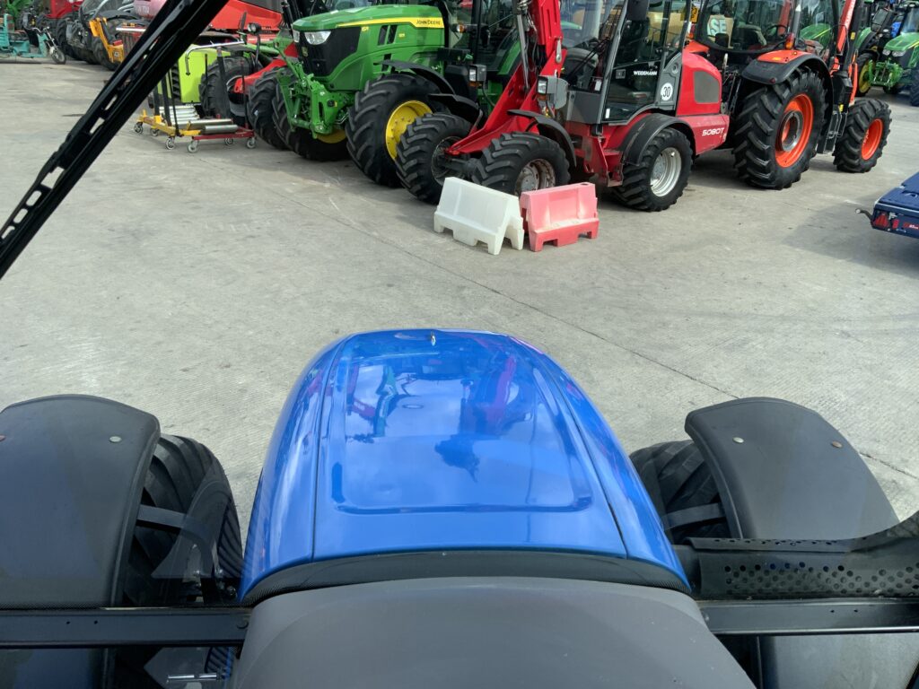 New Holland TL90A Tractor (ST25504)
