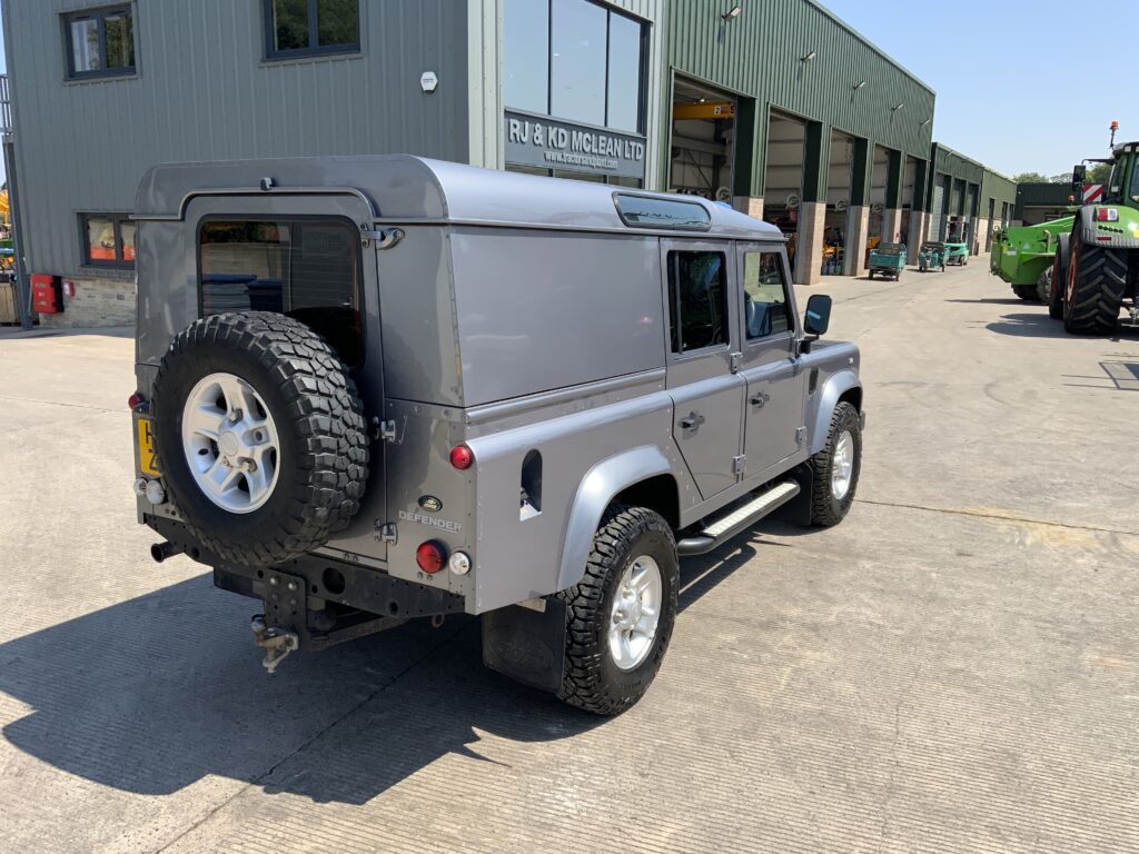 Land Rover Defender 110 2.4 TDCi XS (ST27170)