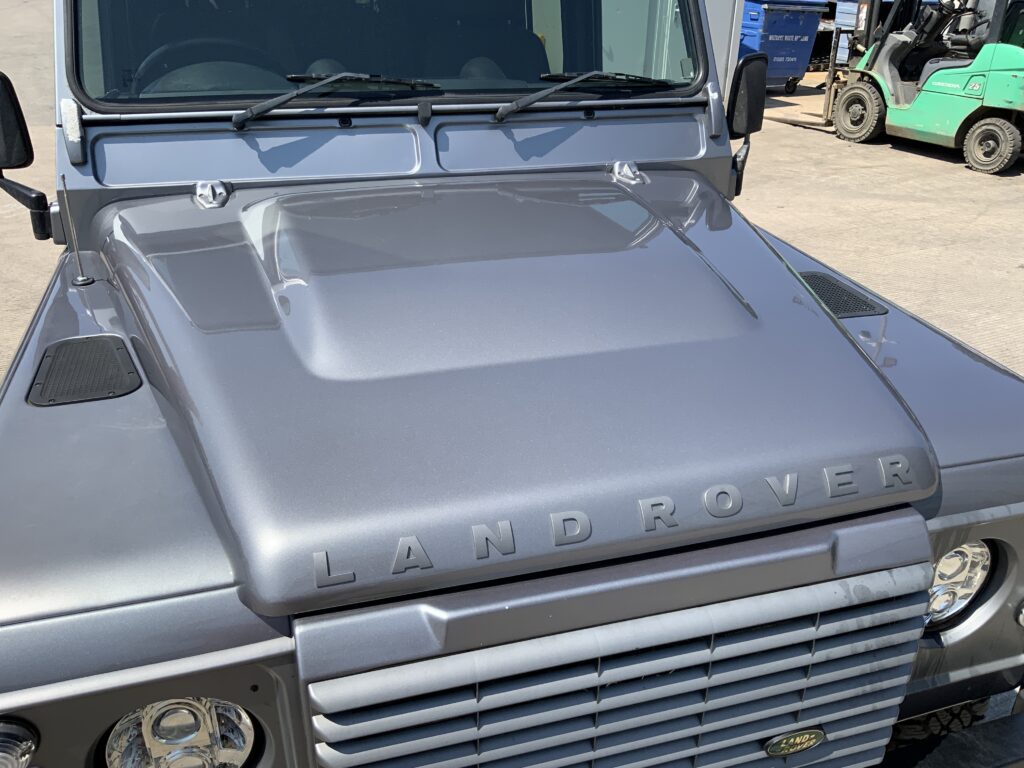 Land Rover Defender 110 2.4 TDCi XS (ST27170)