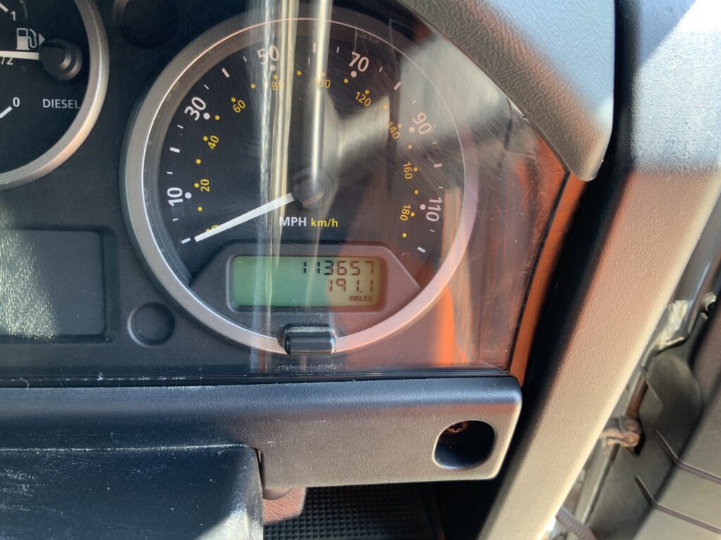 Land Rover Defender 110 2.4 TDCi XS (ST27170)