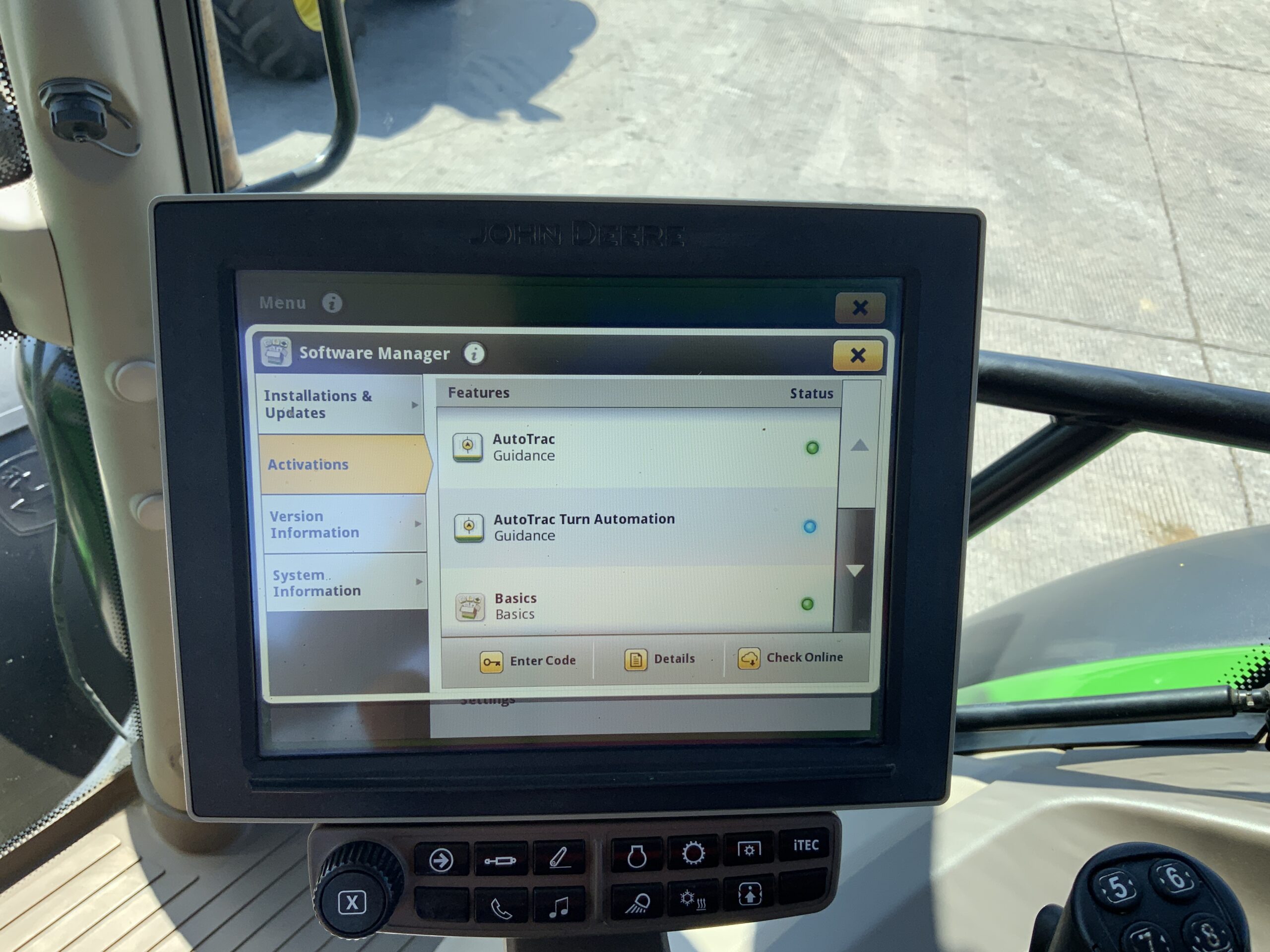 John Deere 6215R Tractor (ST26786)