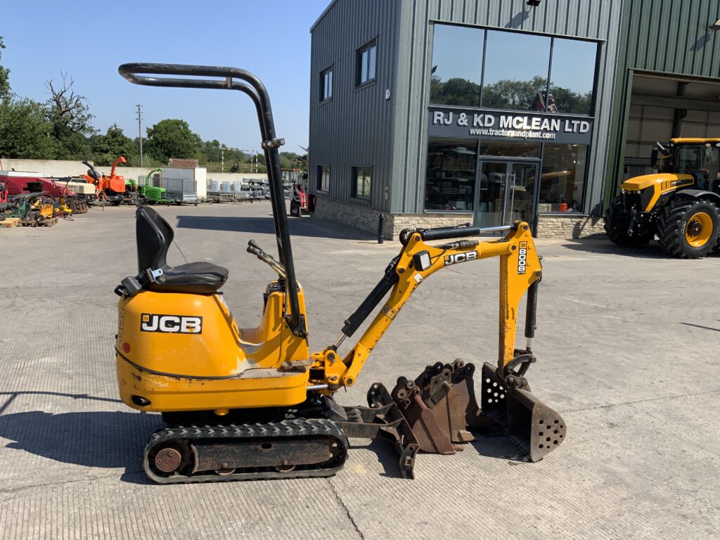 JCB 8008 CTS Digger (ST27243)
