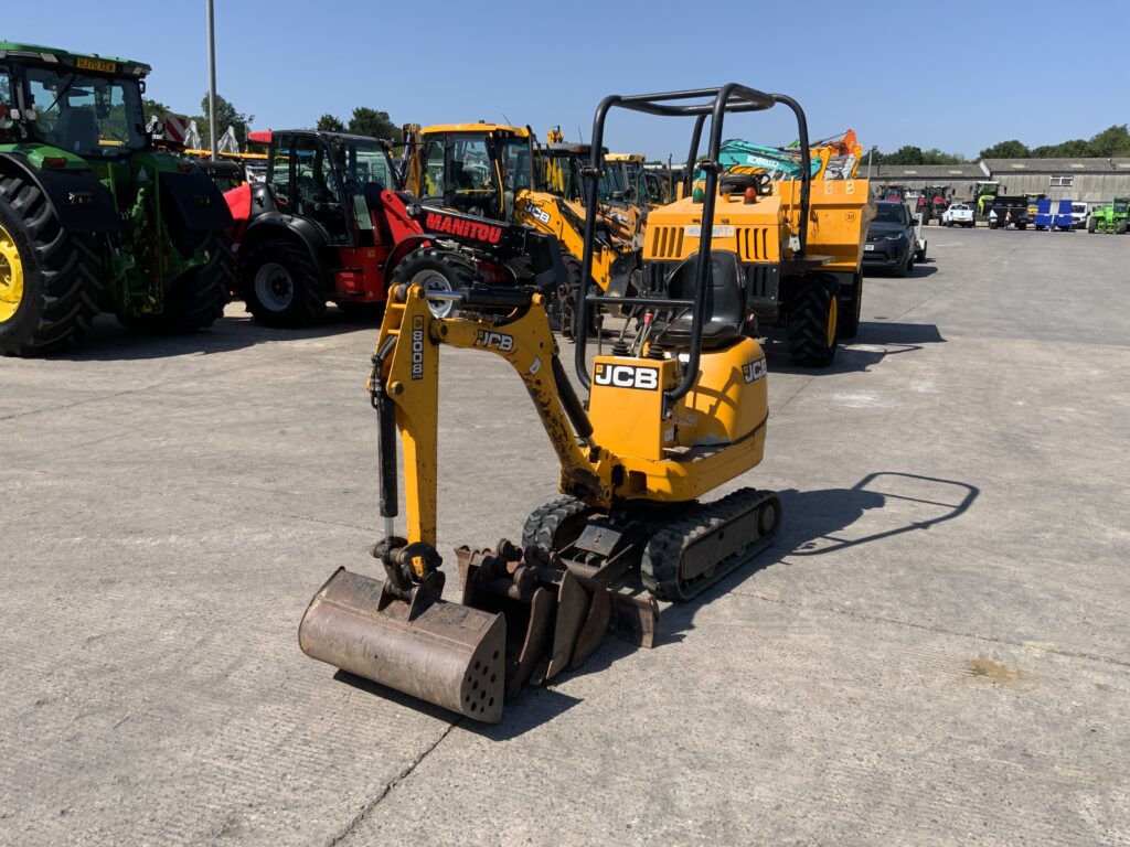 JCB 8008 CTS Digger (ST27243)