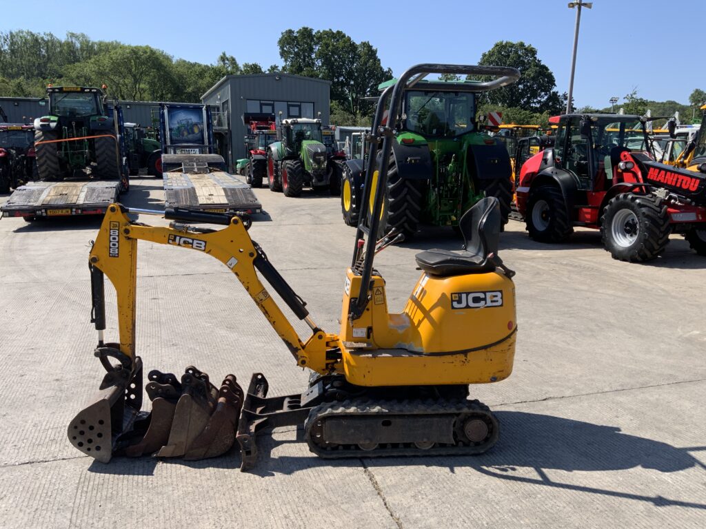 JCB 8008 CTS Digger (ST27243)