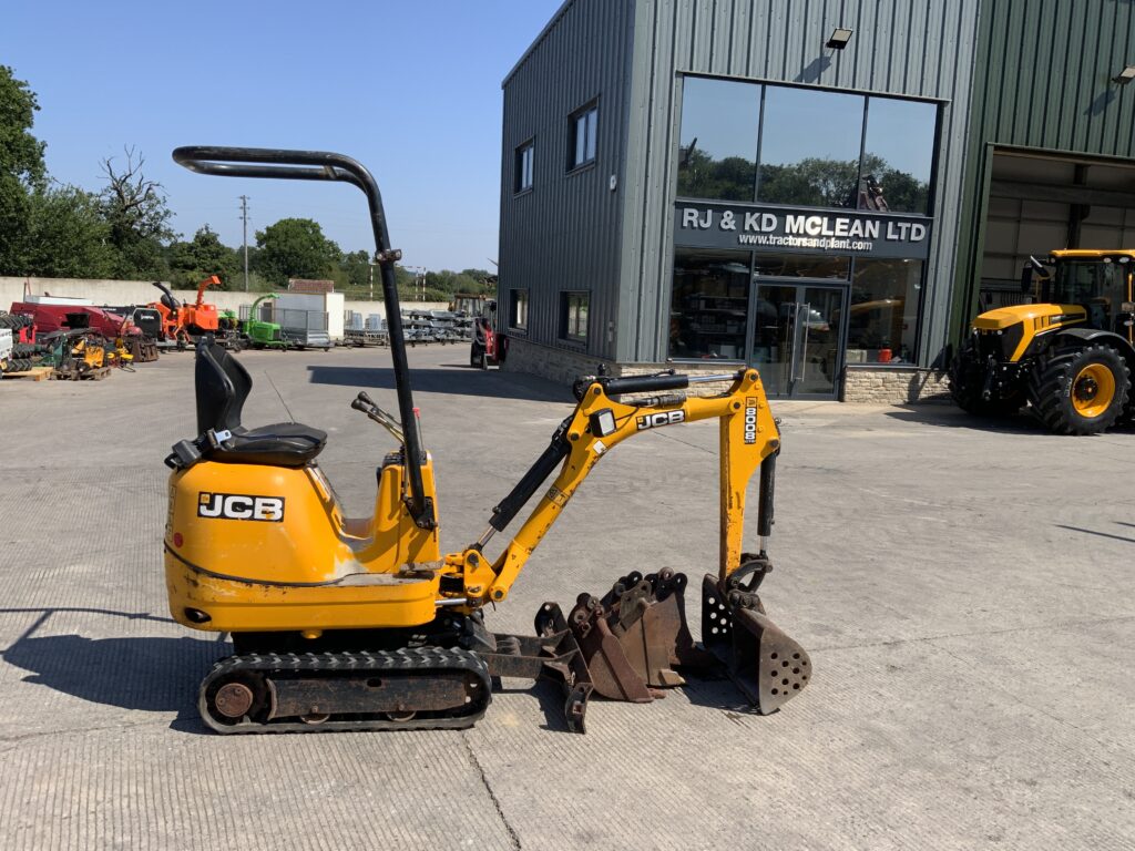 JCB 8008 CTS Digger (ST27243)