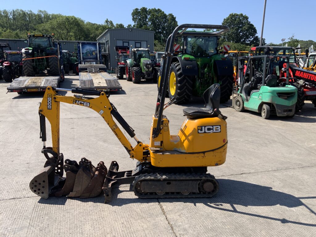 JCB 8008 CTS Digger (ST27243)