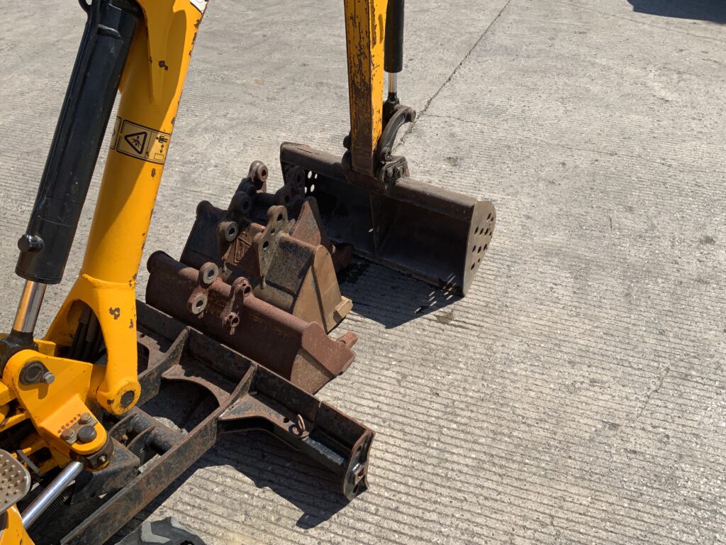 JCB 8008 CTS Digger (ST27243)
