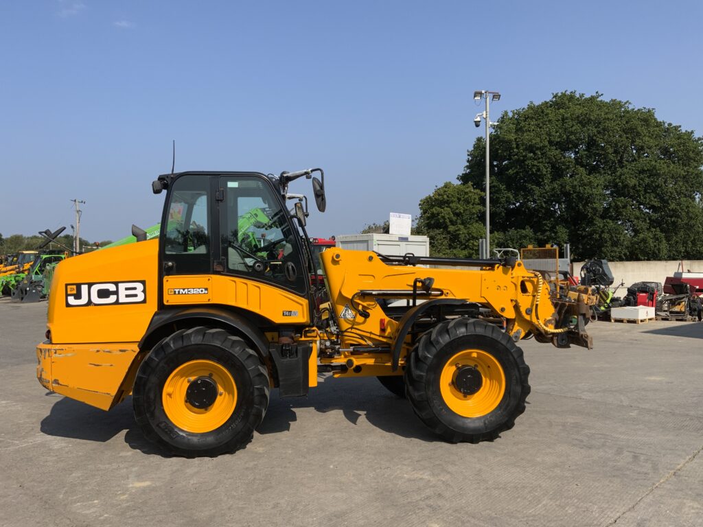 JCB TM320s Pivot steer Telehandler (ST26897)