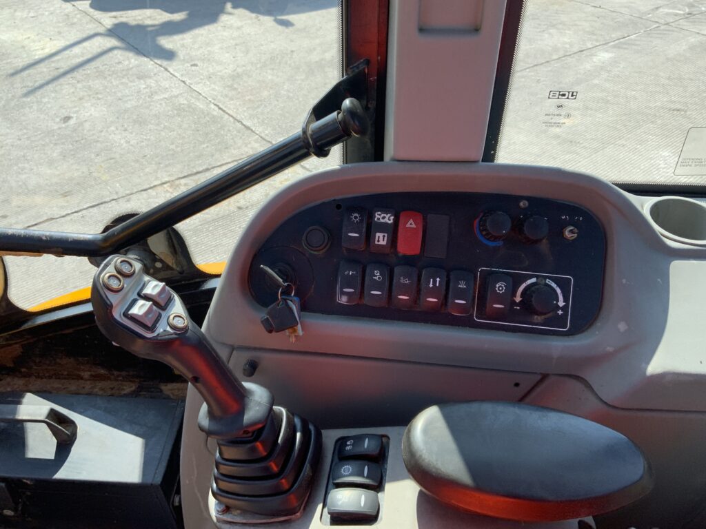 JCB TM320s Pivot steer Telehandler (ST26897)