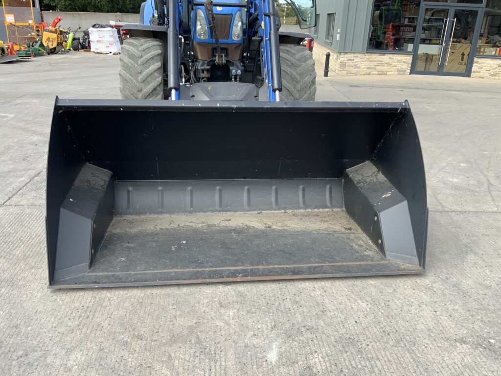 Quicke 8Ft 240 XH Tip Toe Bucket