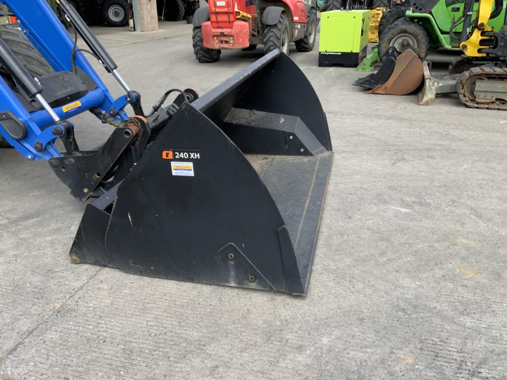 Quicke 8Ft 240 XH Tip Toe Bucket