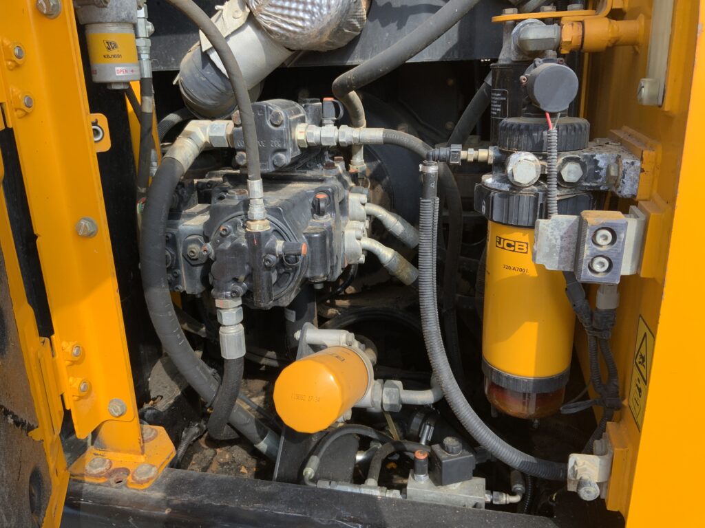 JCB JS130 LC+ Digger (ST27076)
